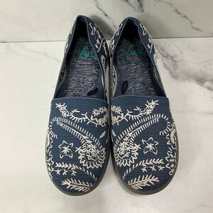 YUU Embroidered Slip on Shoes